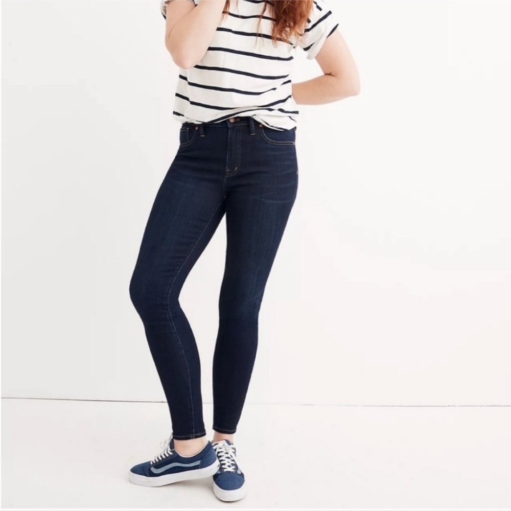 Madewell 9" Mid-Rise Skinny Jeans in Larkspur Wash: TENCEL™ Denim Edition